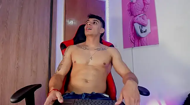 Snapshot of joseph_boy chatting on 02-07-25, 01:43 joseph boy online show from 02-07-25, 01:43