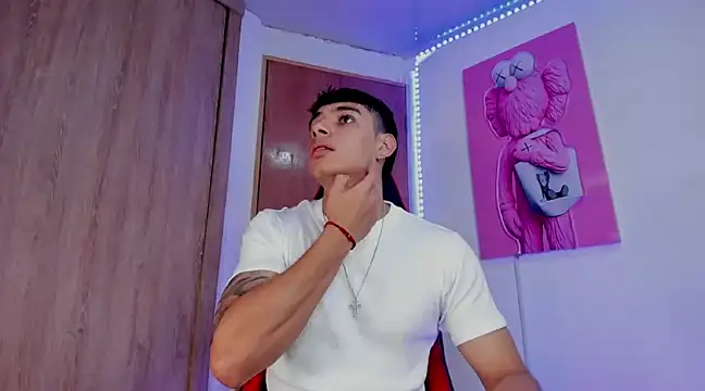 Snapshot of joseph_boy chatting on 02-19-25, 12:33 joseph boy online show from 02-19-25, 12:33