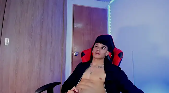 Snapshot of joseph_boy chatting on 02-26-25, 04:03 joseph boy online show from 02-26-25, 04:03