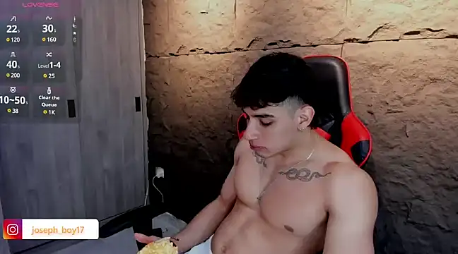 Snapshot of joseph_boy chatting on 03-19-25, 04:02 joseph boy online show from 03-19-25, 04:02