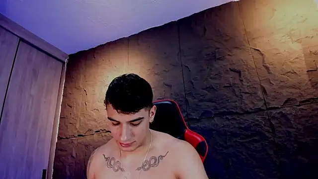 Snapshot of joseph_boy chatting on 10-08-25, 11:08 joseph boy online show from 10-08-25, 11:08