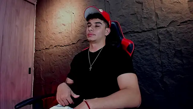 Snapshot of joseph_boy chatting on 10-10-25, 11:42 joseph boy online show from 10-10-25, 11:42