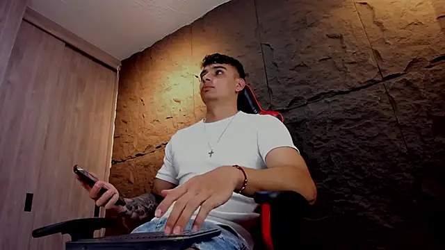 Snapshot of joseph_boy chatting on 10-17-25, 11:46 joseph boy online show from 10-17-25, 11:46