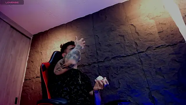 Snapshot of joseph_boy chatting on 10-20-25, 11:54 joseph boy online show from 10-20-25, 11:54