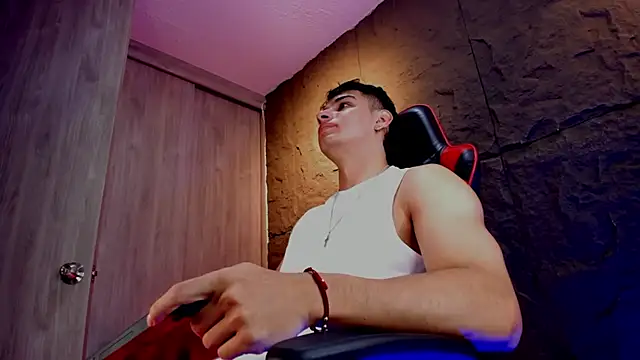 Snapshot of joseph_boy chatting on 10-22-25, 11:43 joseph boy online show from 10-22-25, 11:43