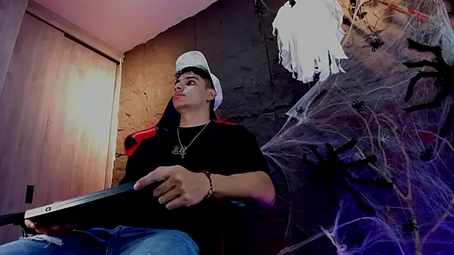 Snapshot of joseph_boy chatting on 10-23-25, 11:31 joseph boy online show from 10-23-25, 11:31