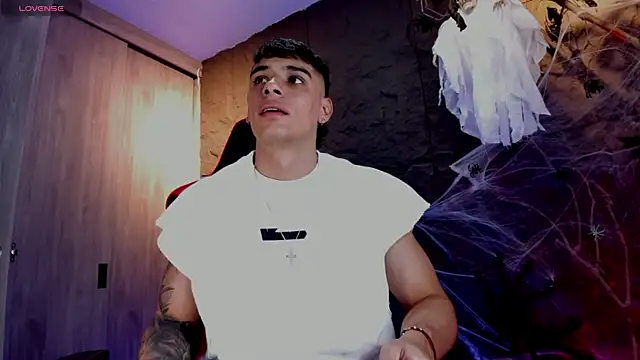 Snapshot of joseph_boy chatting on 10-25-25, 11:29 joseph boy online show from 10-25-25, 11:29