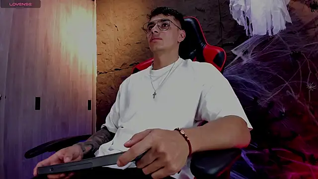 Snapshot of joseph_boy chatting on 10-29-25, 11:45 joseph boy online show from 10-29-25, 11:45