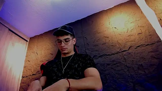 Snapshot of joseph_boy chatting on 11-05-25, 11:43 joseph boy online show from 11-05-25, 11:43