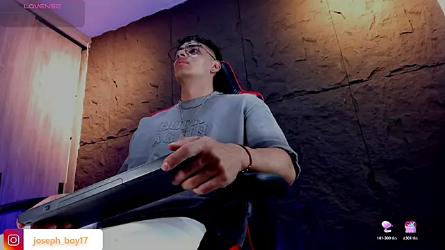 Snapshot of joseph_boy chatting on 11-09-25, 11:52 joseph boy online show from 11-09-25, 11:52