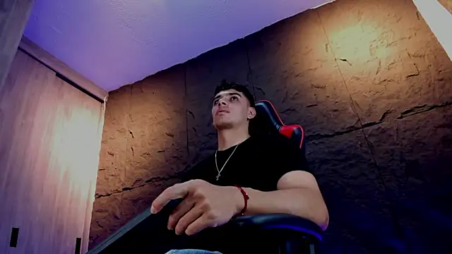 Snapshot of joseph_boy chatting on 11-13-25, 12:15 joseph boy online show from 11-13-25, 12:15