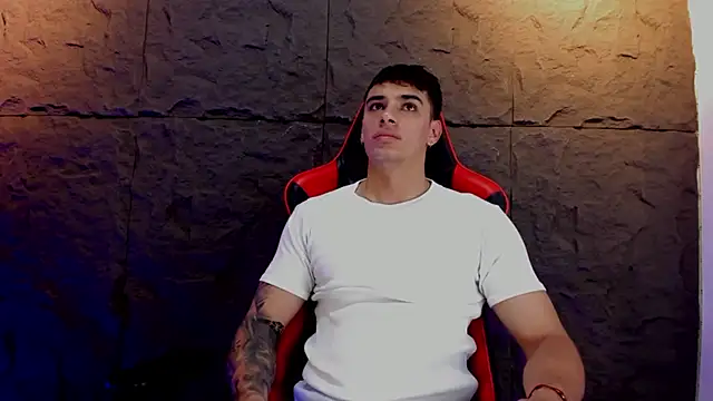 Snapshot of joseph_boy chatting on 12-04-25, 11:52 joseph boy online show from 12-04-25, 11:52