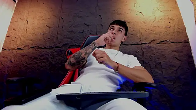 Snapshot of joseph_boy chatting on 12-15-25, 11:47 joseph boy online show from 12-15-25, 11:47