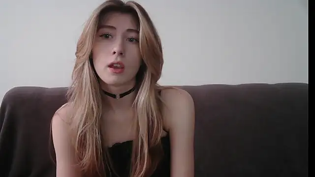 ErikaShyy online show from 02-03-25, 07:18