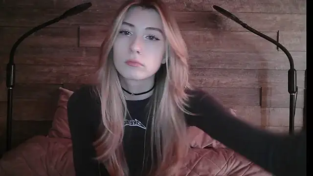 ErikaShyy online show from 03-10-25, 11:10