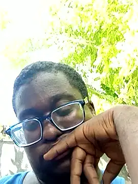 Snapshot of Jeanlaurent972 chatting on 10-24-25, 02:24 Jeanlaurent972 online show from 10-24-25, 02:24