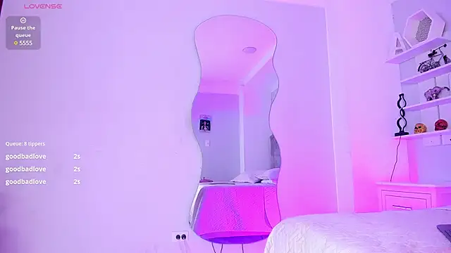 Snapshot of LiaFlowers chatting on 12-08-24, 12:29 LiaFlowers online show from 12-08-24, 12:29