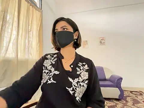 Snapshot of MaYaa__11 chatting on 01-21-25, 11:03 MaYaa 11 online show from 01-21-25, 11:03