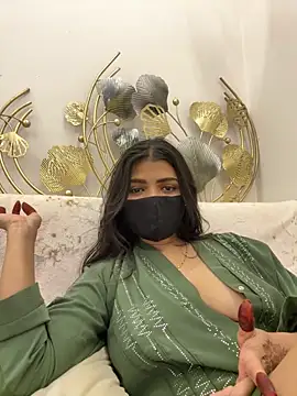 Snapshot of MaYaa__11 chatting on 12-15-25, 07:01 MaYaa 11 online show from 12-15-25, 07:01