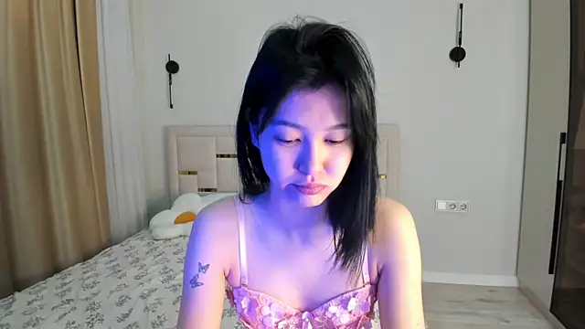 Lola Peach online show from 01-15-26, 05:34