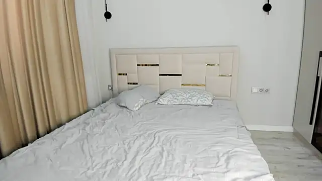 Lola Peach online show from 04-02-26, 02:42