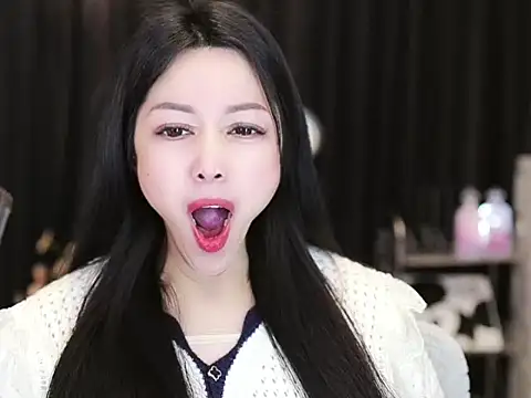 Nuyoah-77 online show from 02-18-25, 03:21