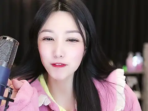 Nuyoah-77 online show from 02-19-25, 08:20