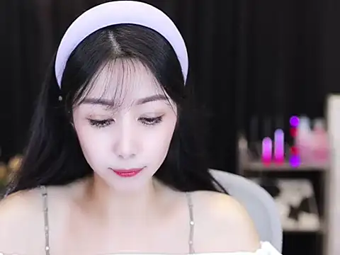 Nuyoah-77 online show from 09-15-25, 04:51