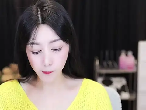 Nuyoah-77 online show from 10-02-25, 04:03