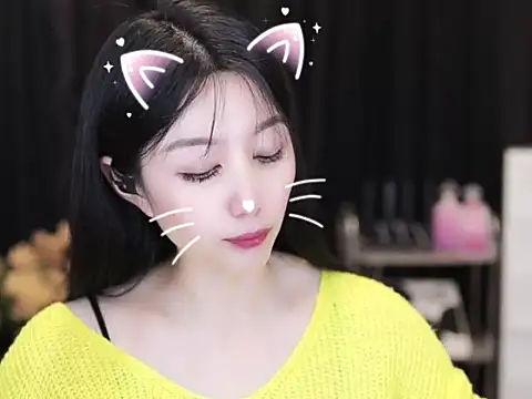 Nuyoah-77 online show from 10-04-25, 03:54