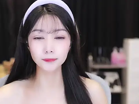 Nuyoah-77 online show from 10-14-25, 03:57