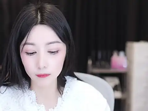 Nuyoah-77 online show from 11-25-25, 04:07