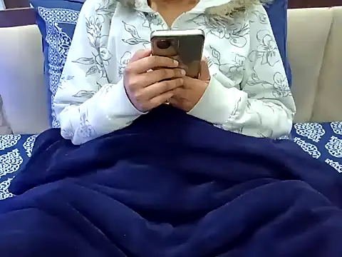 GoldnessAishu online show from 12-15-24, 04:37