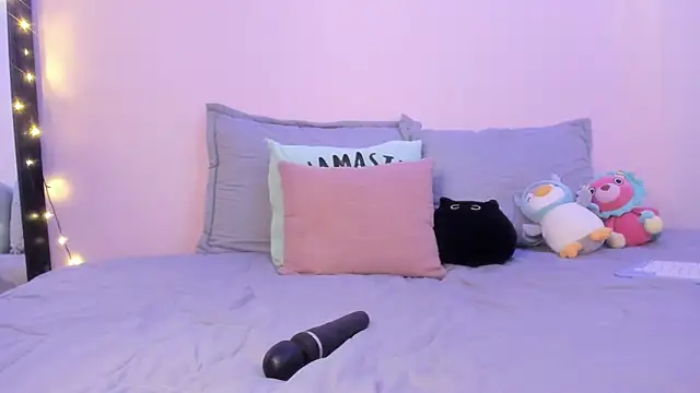 ValeriaCox online show from 02-03-25, 05:35