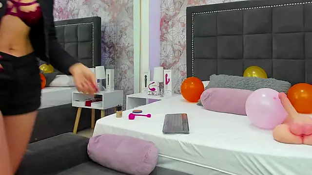 SaaraBrown online show from 02-01-25, 12:26