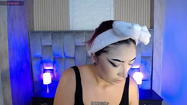 Mia Rinn online show from 10-08-25, 02:58