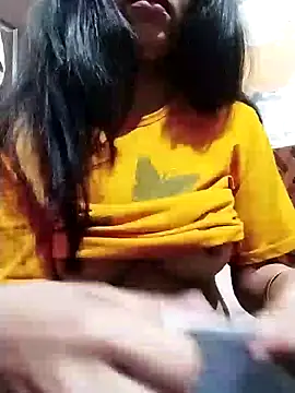 Snapshot of Hotty-Divya chatting on 01-09-25, 02:11 Hotty-Divya online show from 01-09-25, 02:11