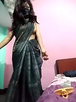 Snapshot of Hotty-Divya chatting on 09-25-25, 03:05 Hotty-Divya online show from 09-25-25, 03:05