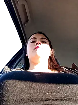 Snapshot of Lesly_10- chatting on 01-22-25, 10:15 Lesly 10- online show from 01-22-25, 10:15