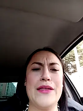 Snapshot of Lesly_10- chatting on 03-05-25, 10:21 Lesly 10- online show from 03-05-25, 10:21