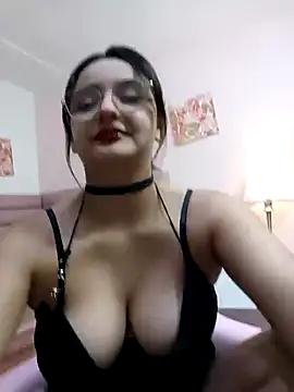 Snapshot of kae_styles chatting on 10-10-25, 08:19 kae styles online show from 10-10-25, 08:19