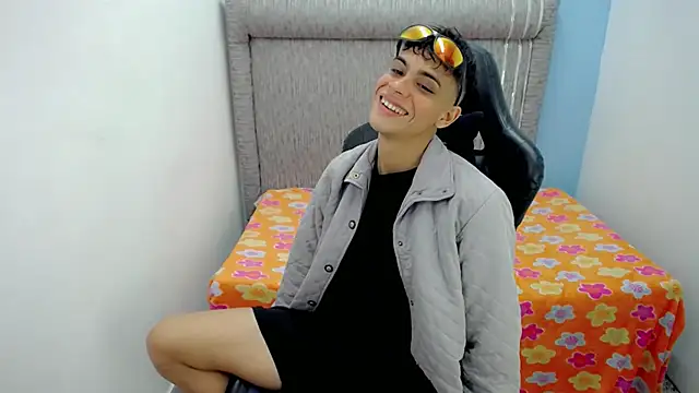 zacariasss  online show from 03-09-26, 02:48