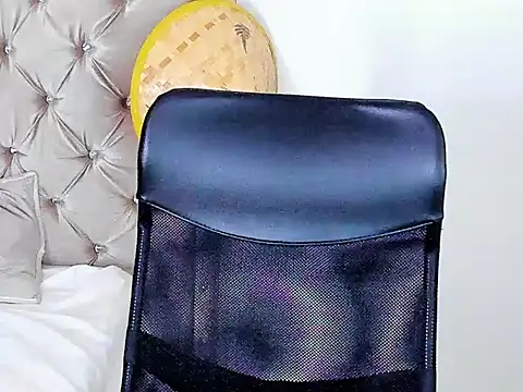 Andrew wolf7 online show from 09-10-25, 04:29