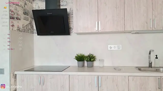 LIl Sandra online show from 04-10-26, 09:03