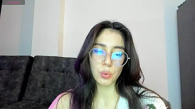 emmadiaz1 online show from 12-03-24, 01:30