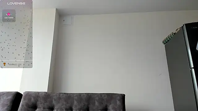 emmadiaz1 online show from 12-12-24, 09:15