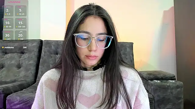 Snapshot of emmadiaz1 chatting on 02-08-26, 03:54 emmadiaz1 online show from 02-08-26, 03:54