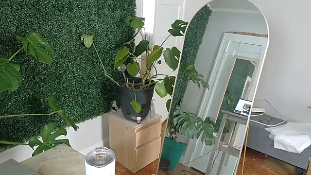 Snapshot of MistressKatie13xxx chatting on 02-06-26, 07:06 MistressKatie13xxx online show from 02-06-26, 07:06