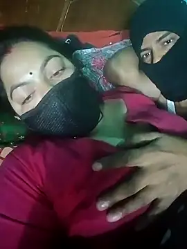 Snapshot of Lustyful_Couple chatting on 01-22-25, 11:53 Lustyful Couple online show from 01-22-25, 11:53