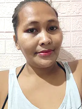 Snapshot of Sweetchuby1995 chatting on 03-19-26, 01:48 Sweetchuby1995 online show from 03-19-26, 01:48